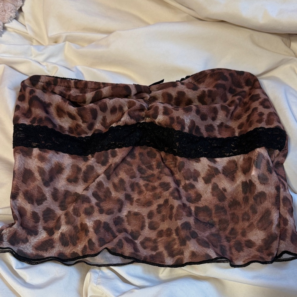 Leopard crop top